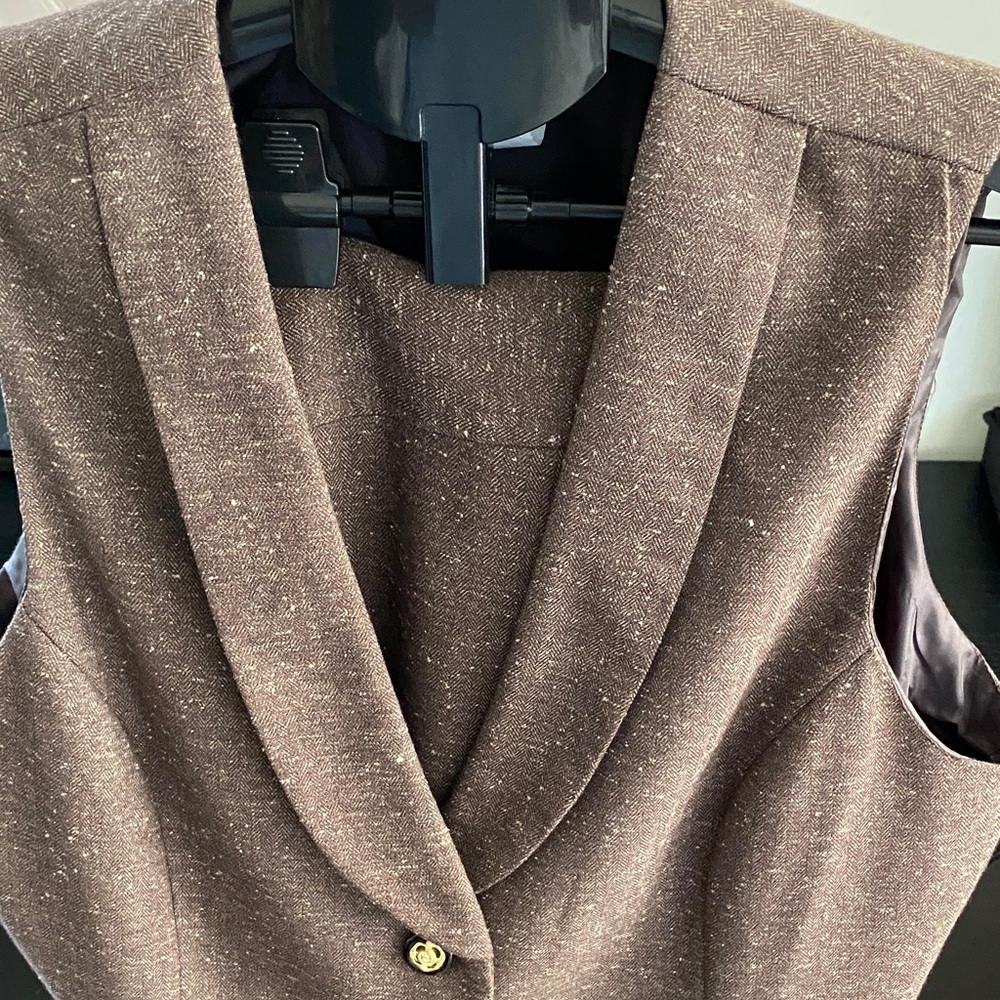 NWOT Brown Tweed Sleeveless Vest and Capri Pants Set - Picture 5 of 9